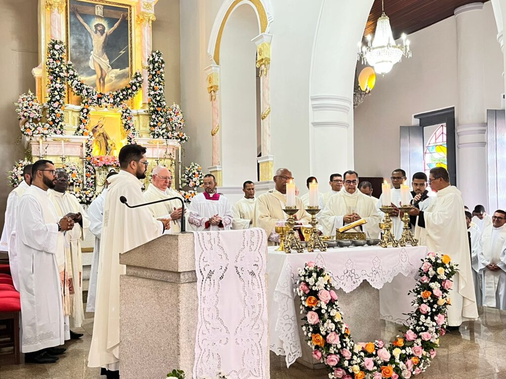 Fiéis celebram Senhora Sant’Ana com missa na Catedral Metropolitana