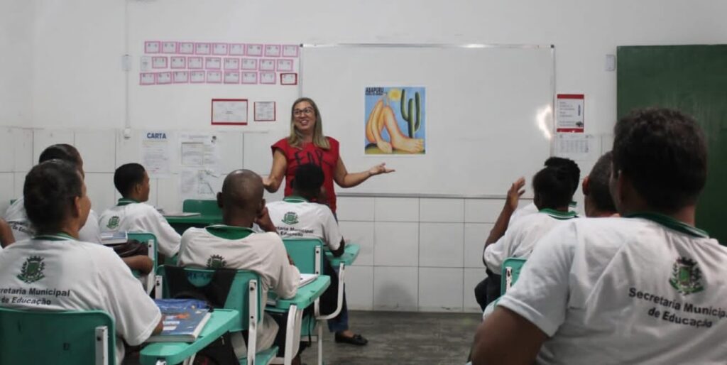 80 vagas: Abertas inscrições de processo REDA para professor na rede municipal de Feira