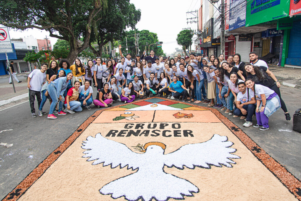 Beleza, fé, tradição e criatividade: tapetes de Corpus Christi enfeitam as ruas de Feira de Santana