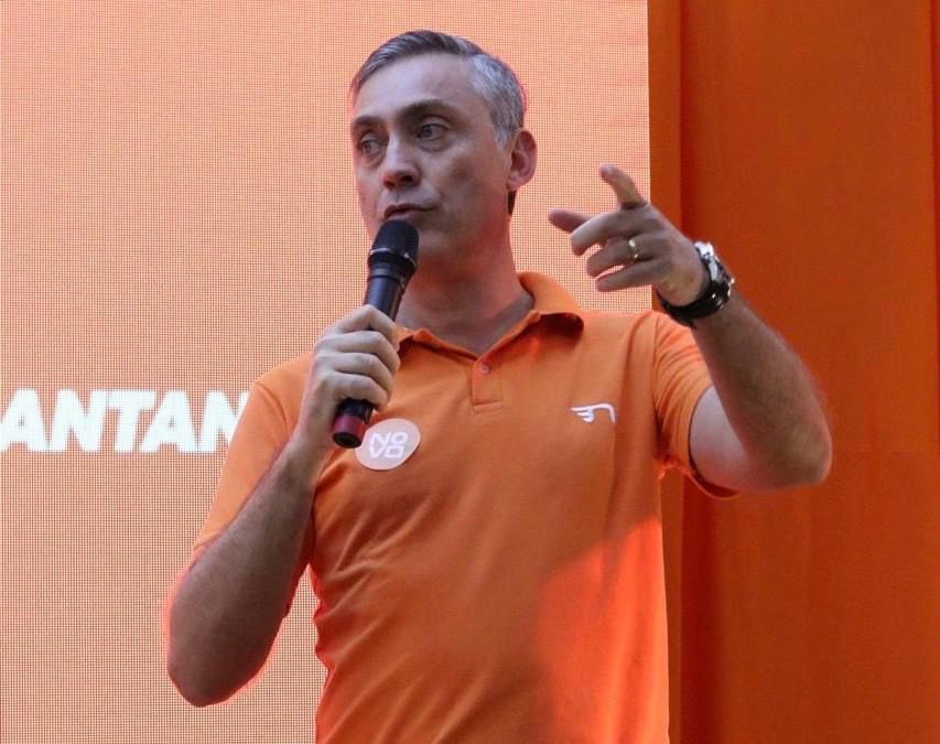 Carlos Medeiros defende gestão moderna e eficiente em lançamento de pré-candidatura a prefeito de Feira