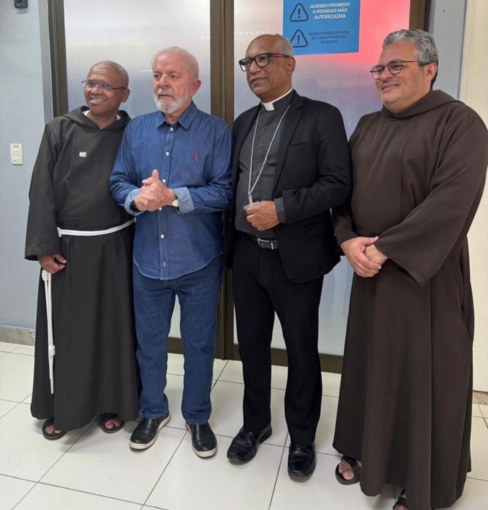 Arcebispo Metropolitano, Dom Zanoni recepcionou Lula em aeroporto de Feira de Santana