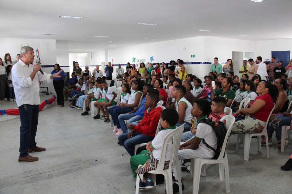 Prefeitura de Feira inaugura escola Professora Laura Ribeiro no Tomba