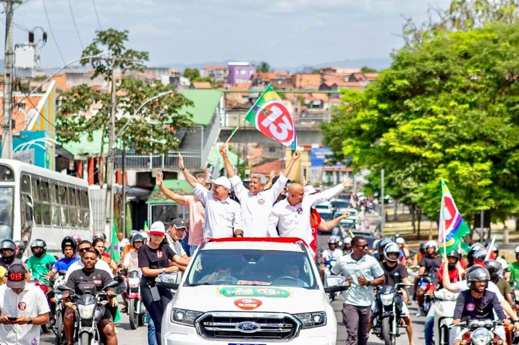 Com governador Jerônimo, Zé Neto realiza última carreata antes da eleição: “Povo abraçou”