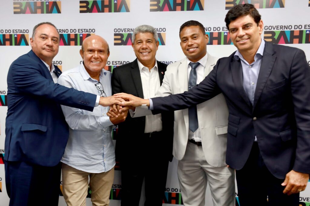 Em encontro com prefeito de Sapeaçu, governador entrega equipamentos e planeja desenvolvimento do município